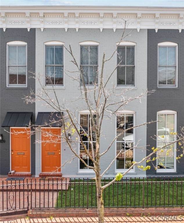 1811 Cary Street - Photo 1