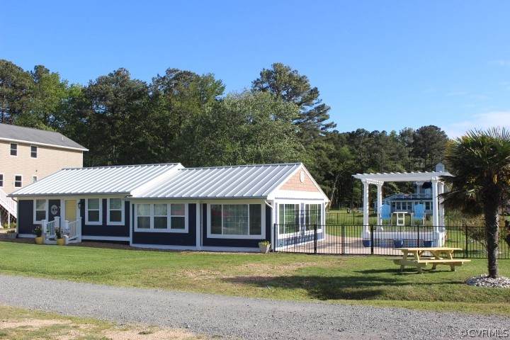 87 Riverside Drive - Photo 1