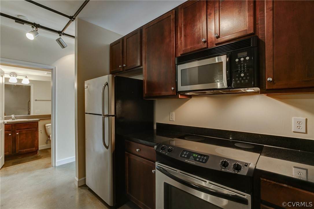 815 Porter Street - Photo 1
