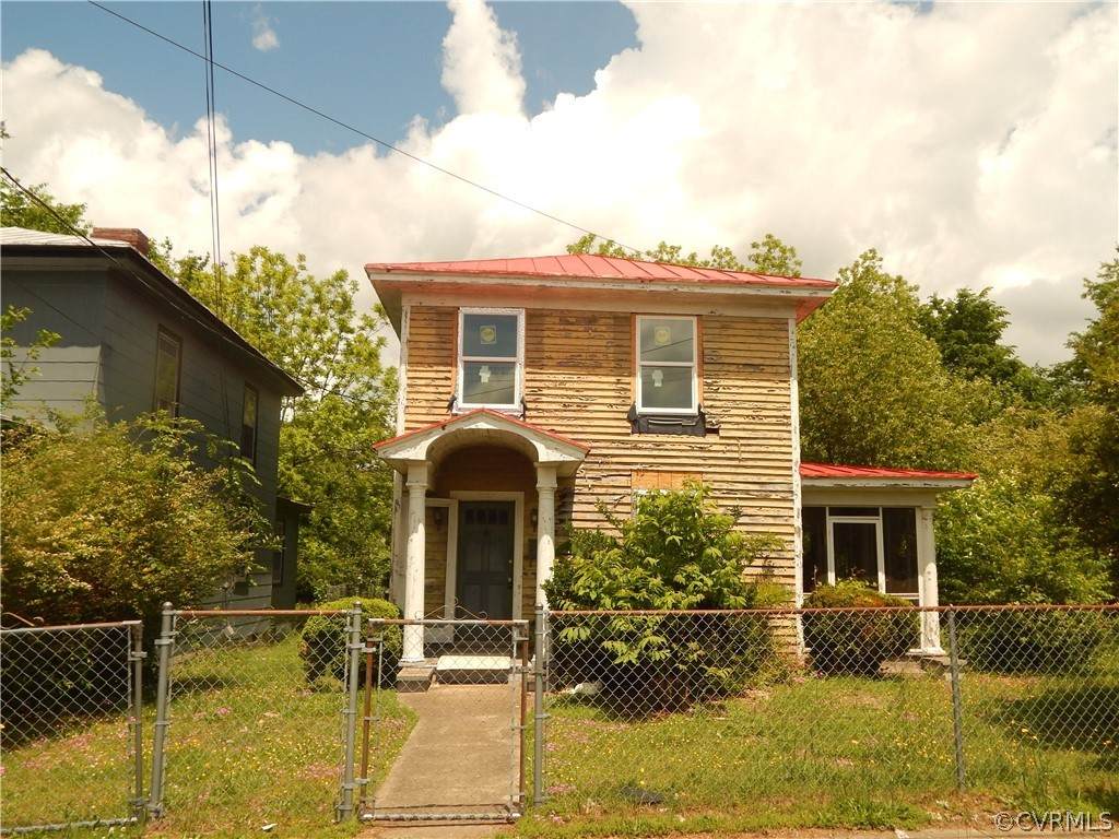 2127 Ferndale Avenue - Photo 1