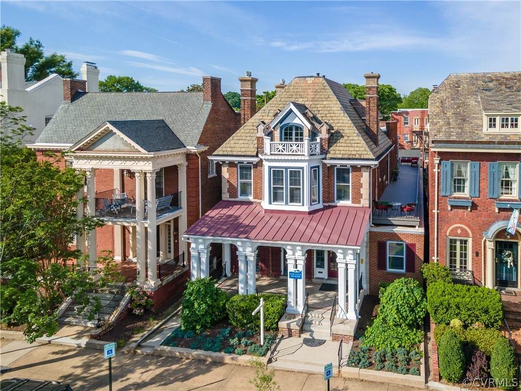 2031 Monument Avenue - Photo 1