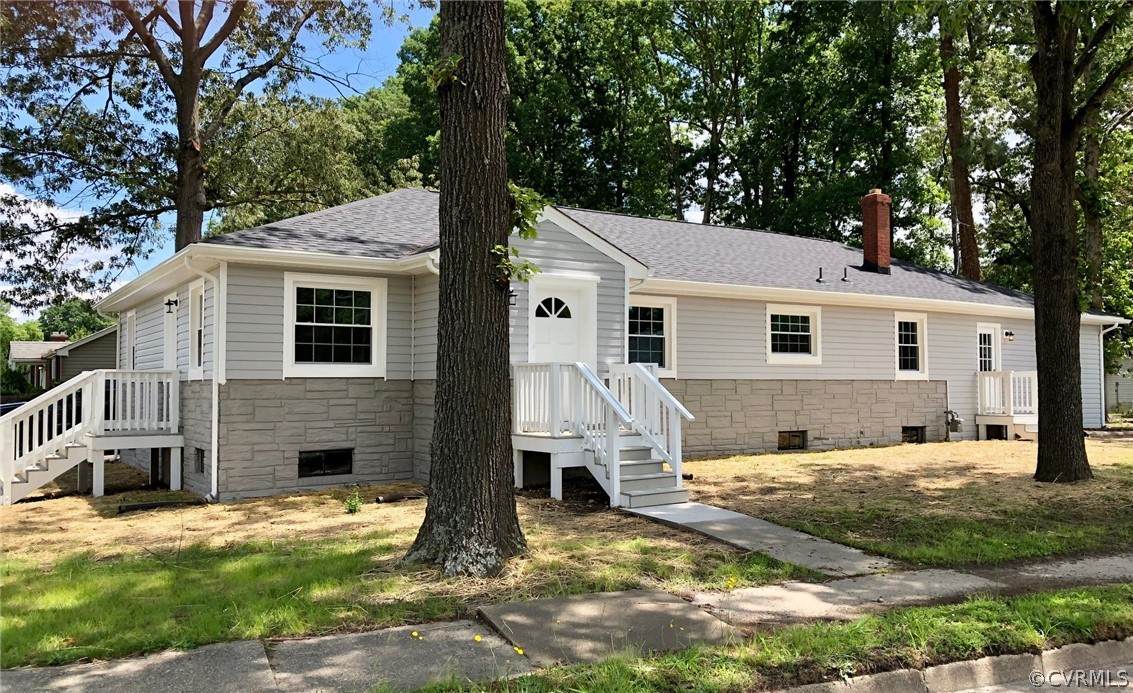 2908 Johnson Street - Photo 1