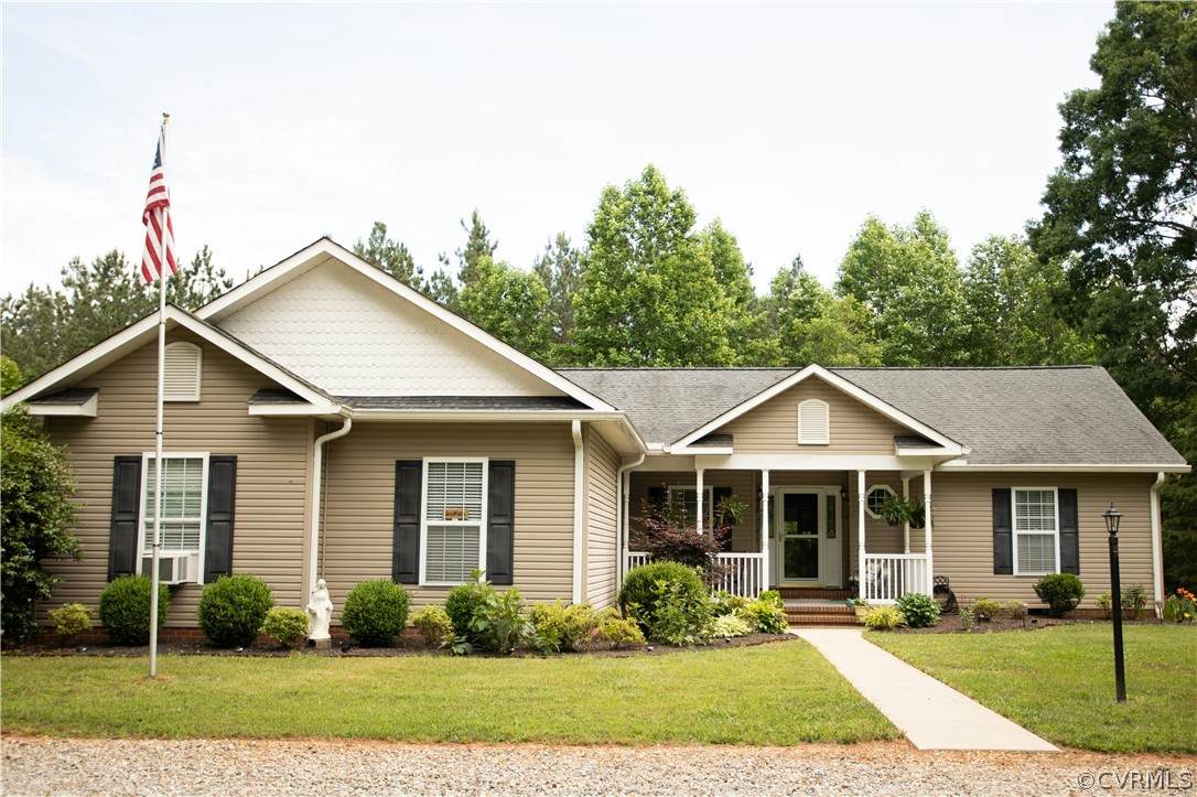 1528 Carter Road - Photo 1