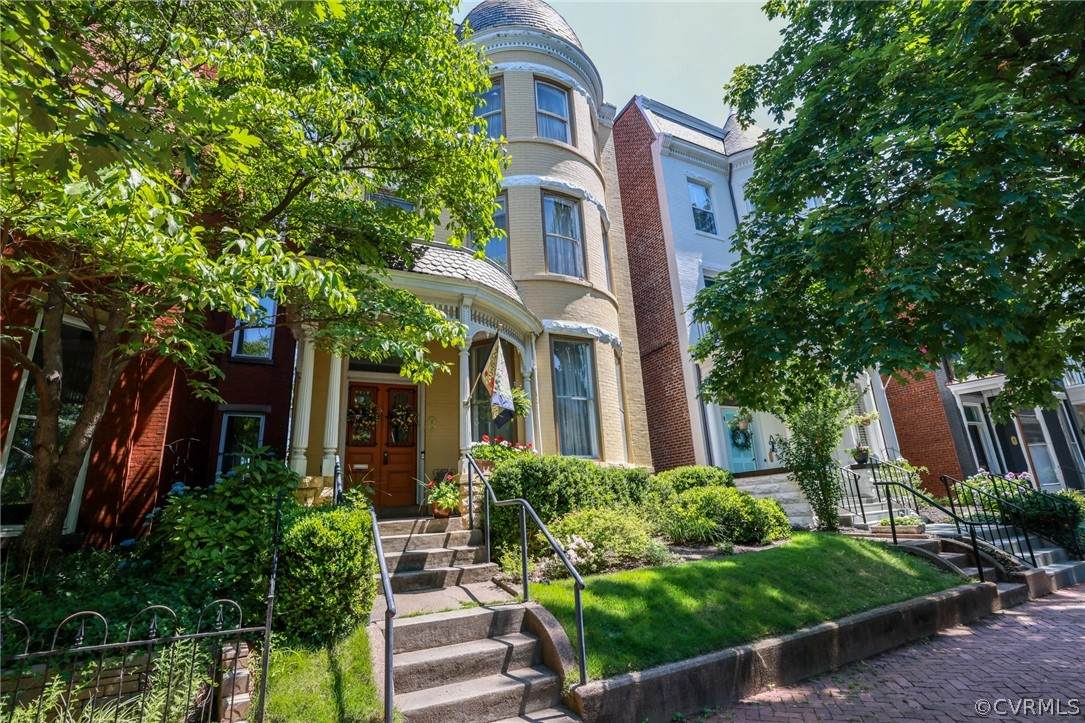 1418 Grove Avenue - Photo 1