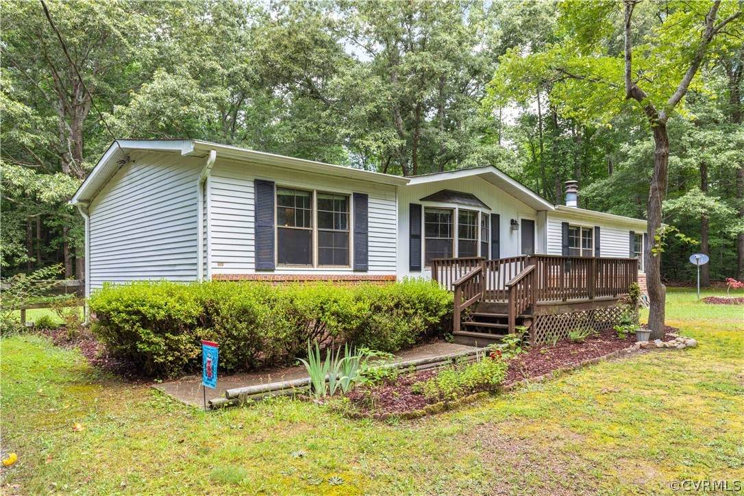 5011 Waymacks Road - Photo 1