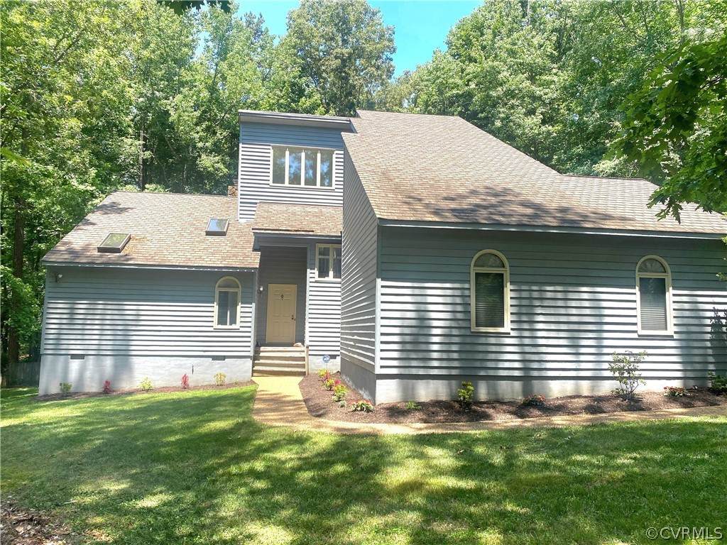 303 Hickory Drive - Photo 1