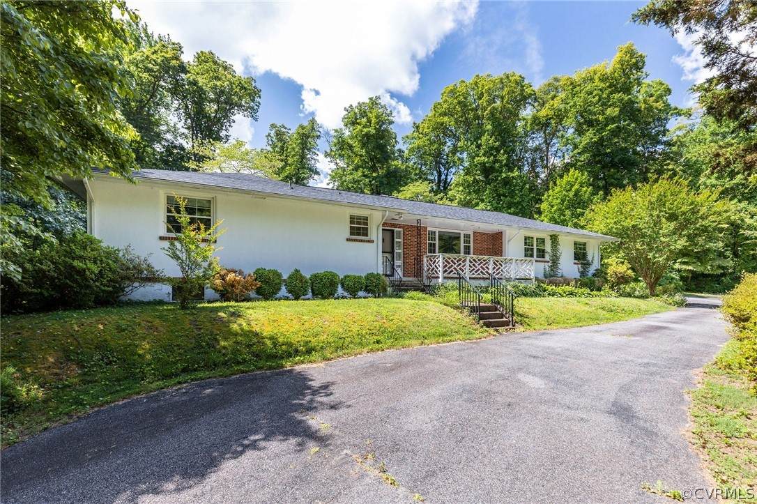 8013 Jahnke Road - Photo 1