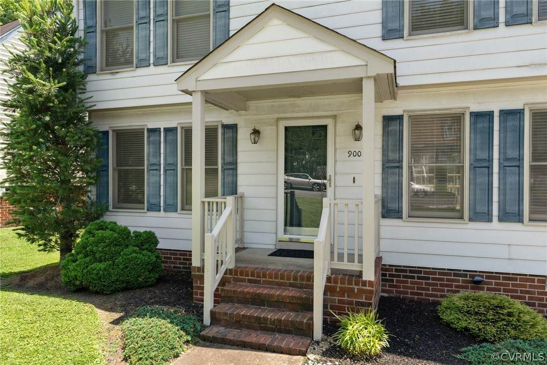 9001 Castle Point Drive - Photo 1