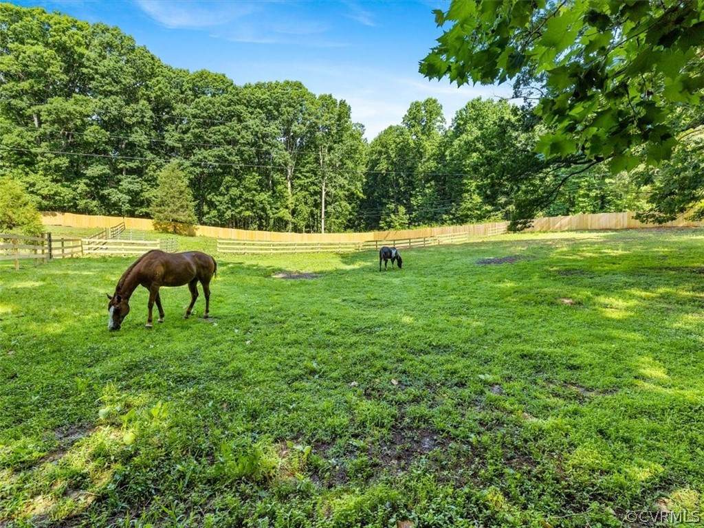 2556 Mountain View Road - Photo 1