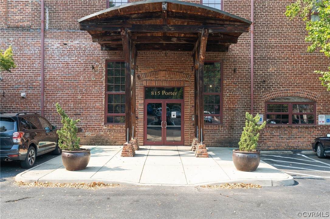 815 Porter Street - Photo 1