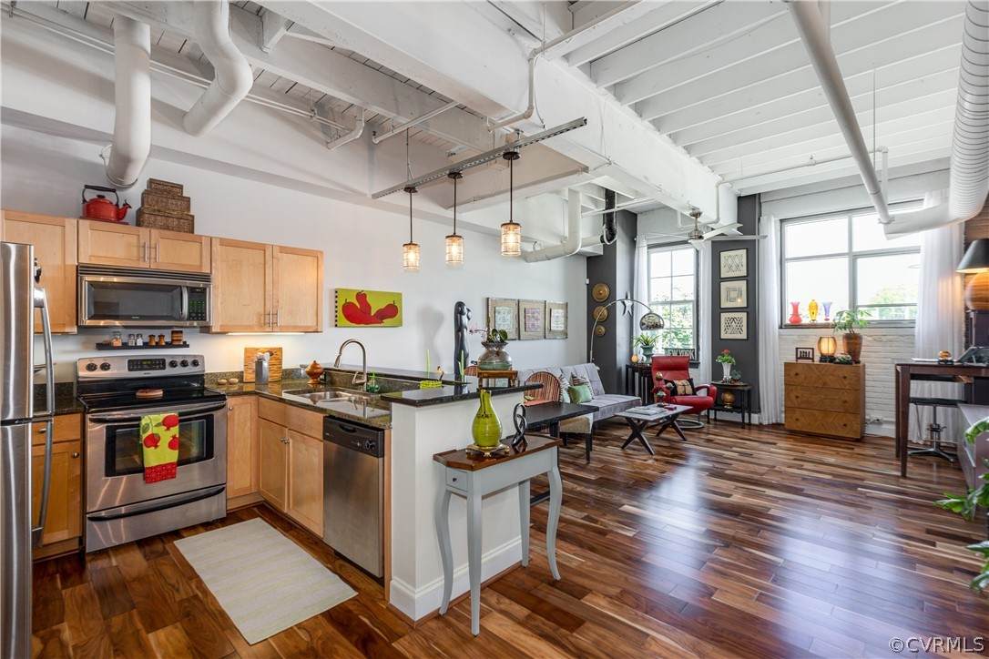 306 26 Street - Photo 1