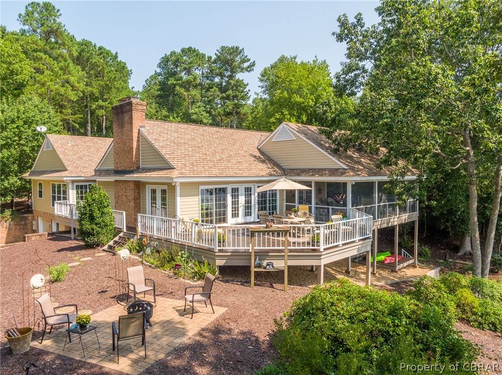 55 Pinewood Court - Photo 1