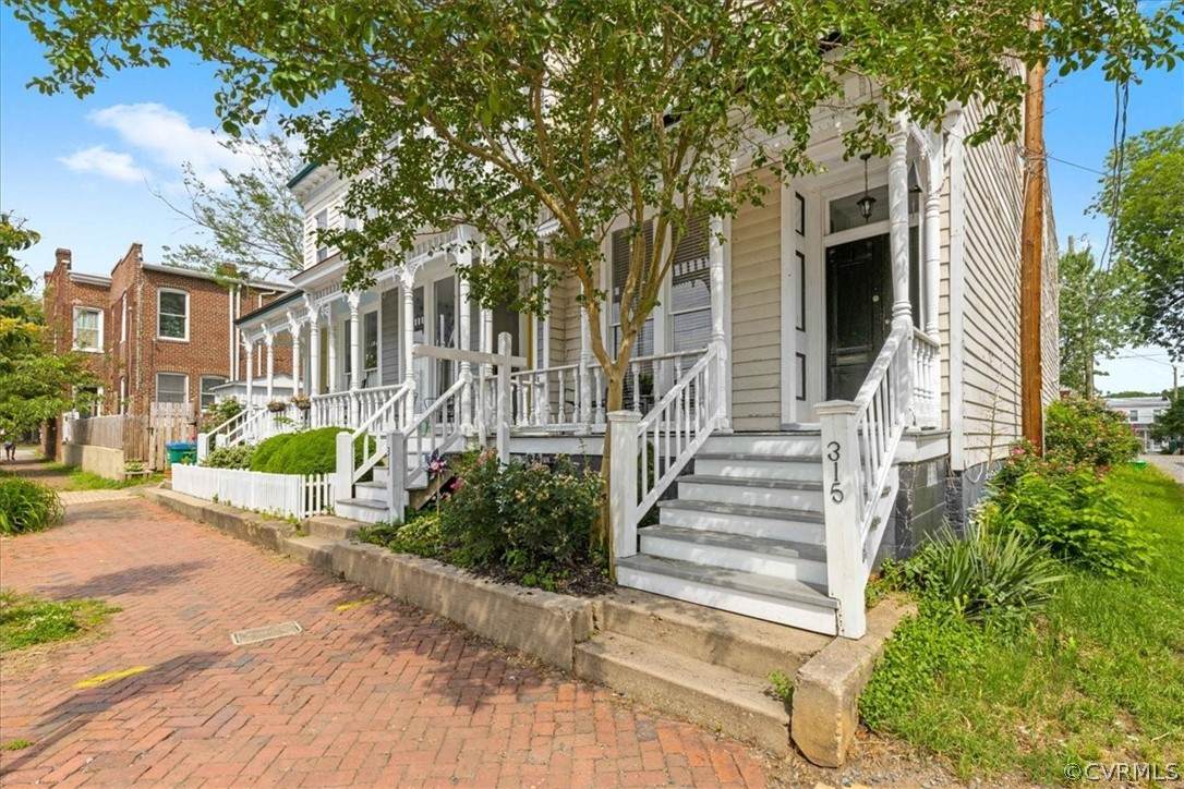 315 29th Street - Photo 1
