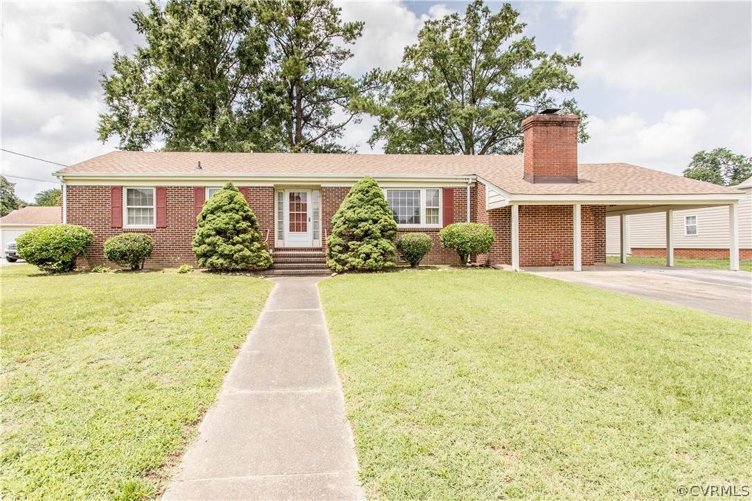 1004 Lakewood Drive - Photo 1