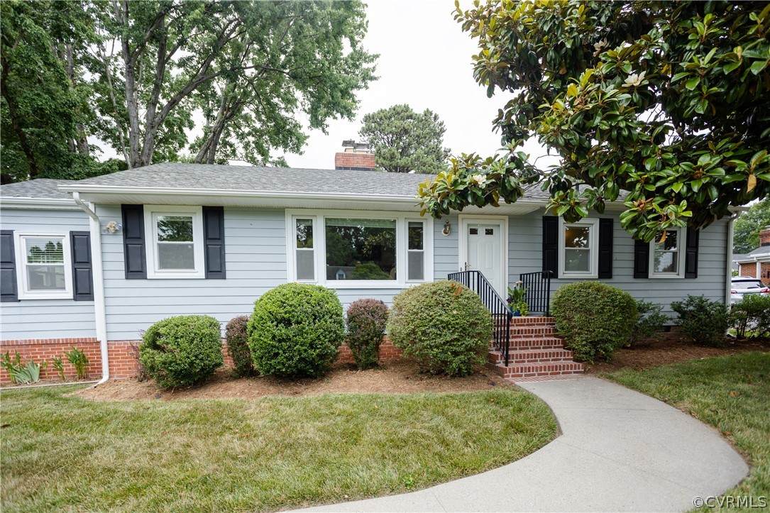 102 Luray Drive - Photo 1