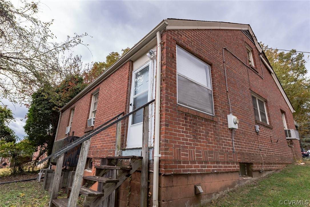 125 Forestlawn Drive - Photo 1