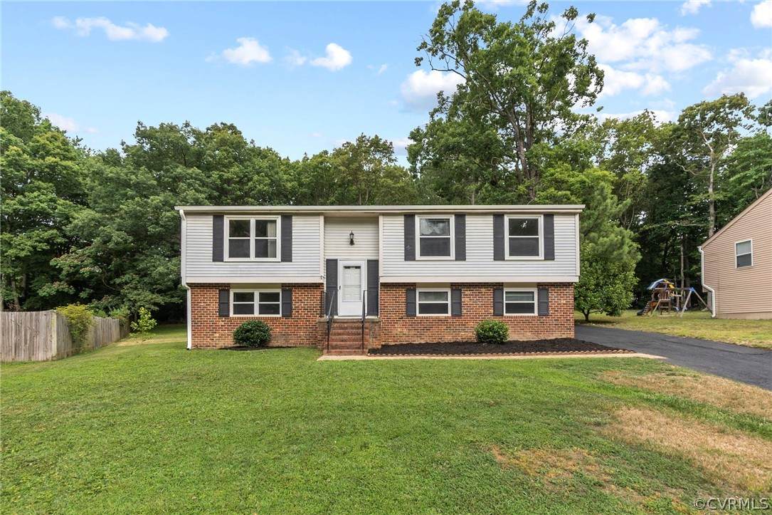 1936 Mountain Pine Boulevard - Photo 1
