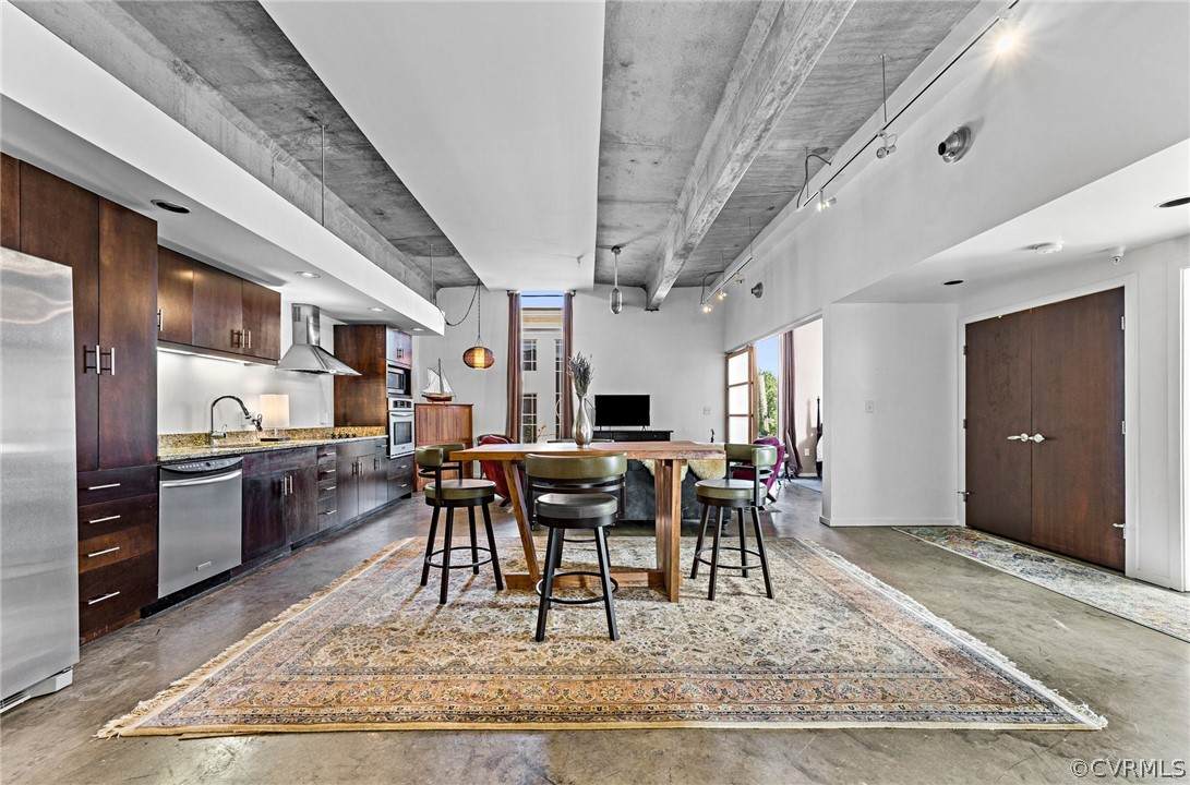 112 Clay Street - Photo 1