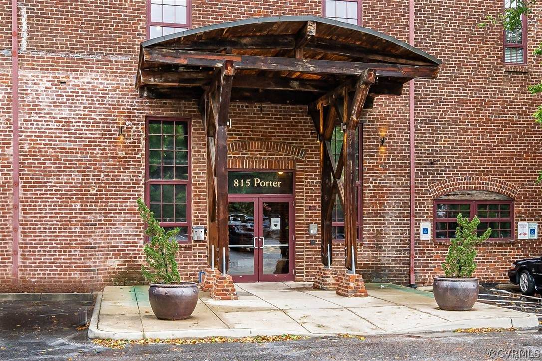 815 Porter Street - Photo 1