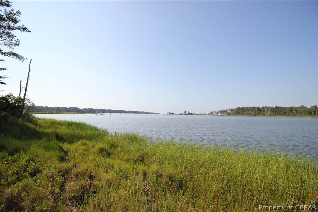 300 Blackwater Drive - Photo 1