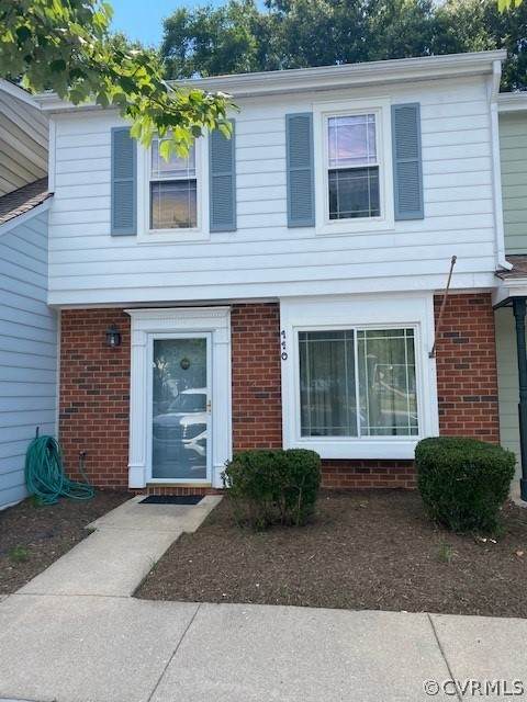 110 Arlington Square - Photo 1