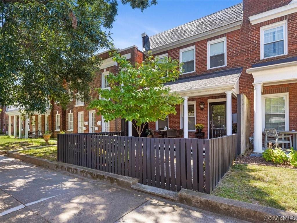 3031 Ellwood Avenue - Photo 1