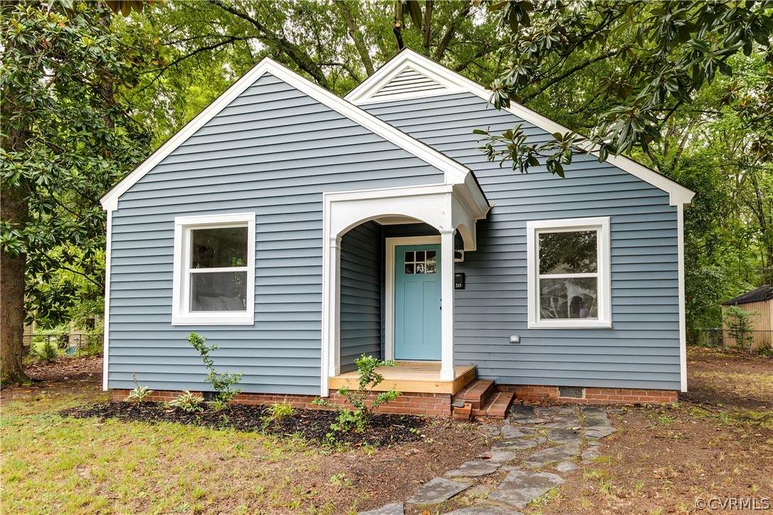 511 Pelham Drive - Photo 1