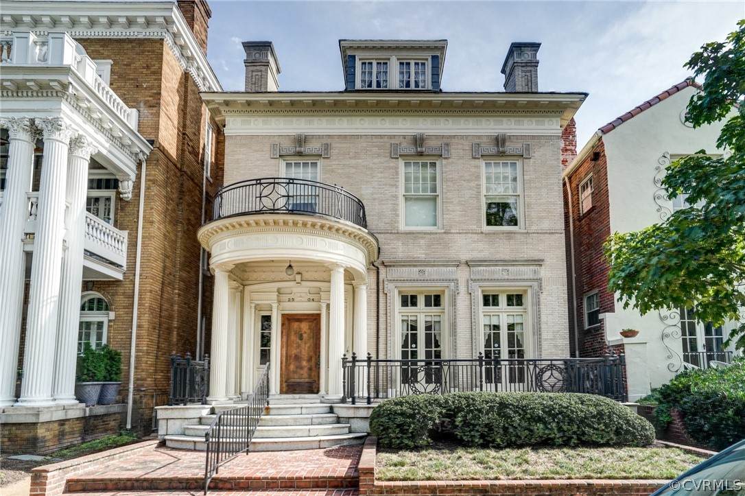 2504 Monument Avenue - Photo 1