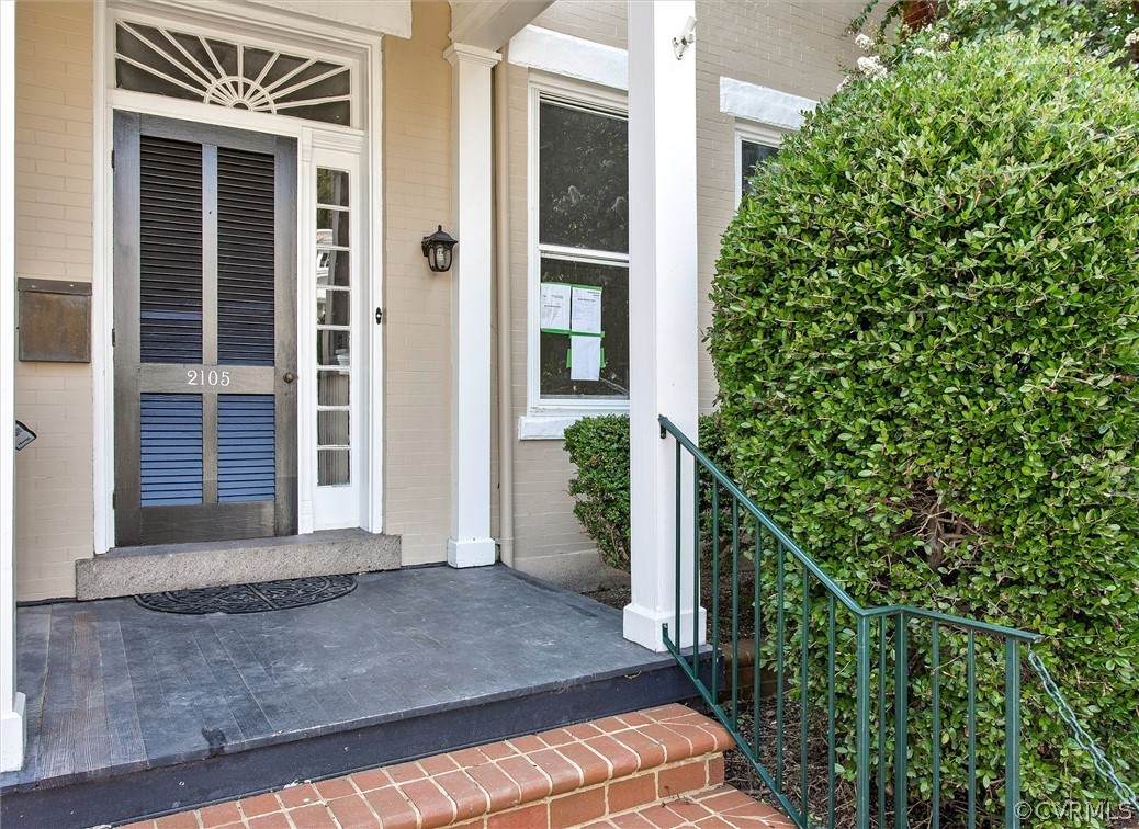 2105 Stuart - Photo 1
