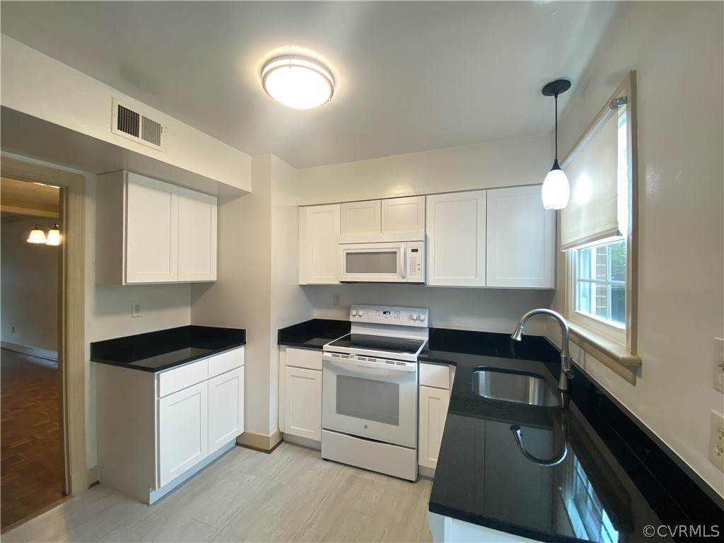 3810 Hermitage Road - Photo 1