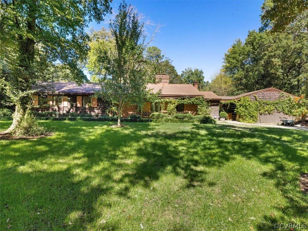 504 Sandalwood Drive - Photo 1