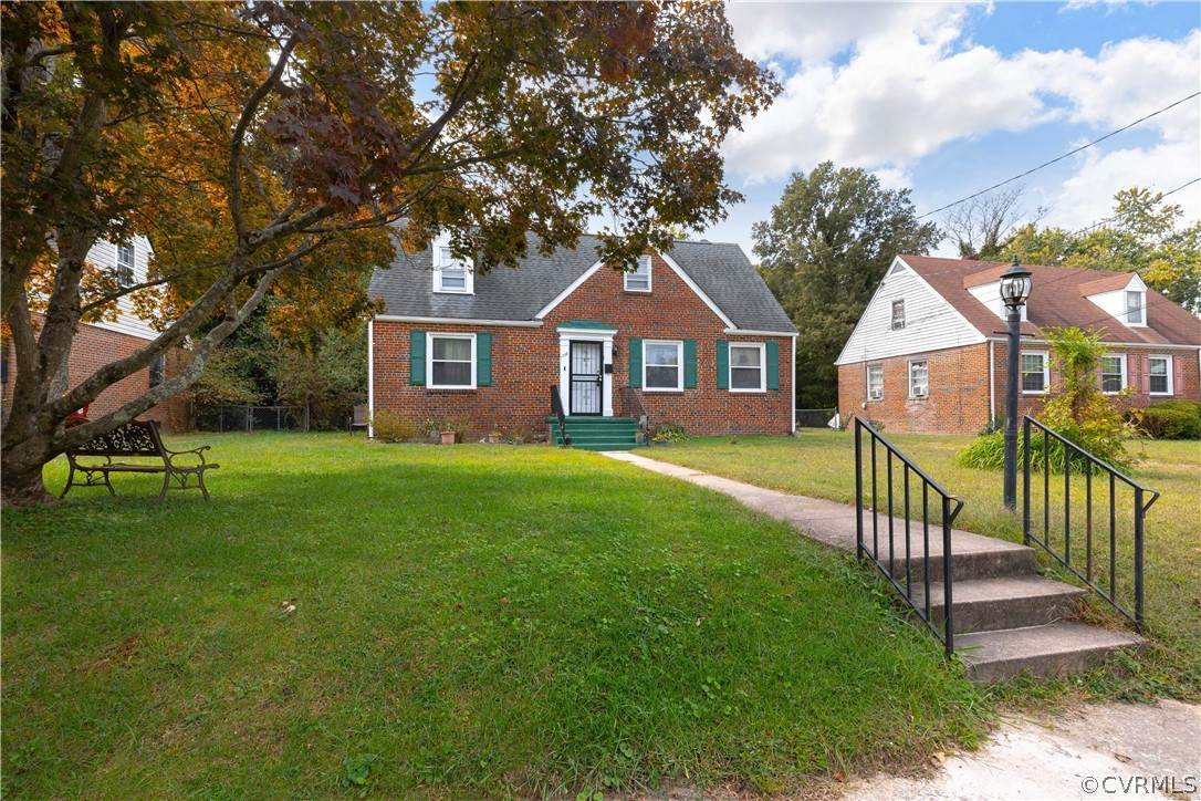 1738 Oakland Street - Photo 1