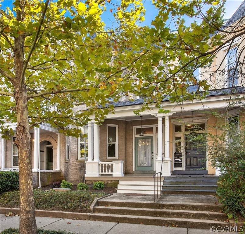 1621 Grace Street - Photo 1