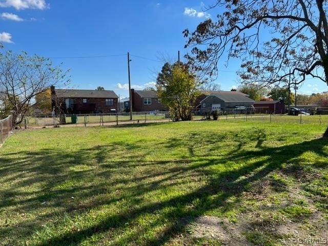 805 30th Street - Photo 1