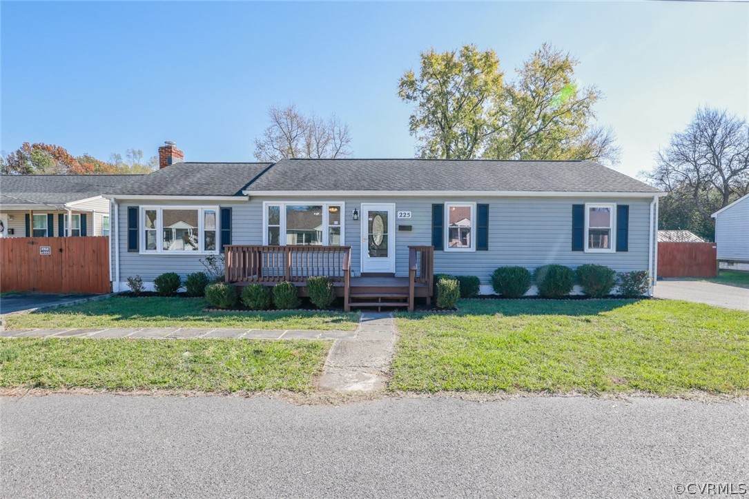 225 Oak Avenue - Photo 1