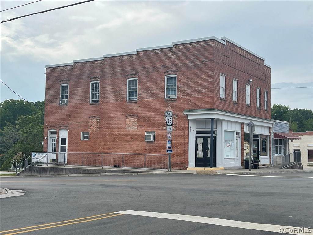 16500 Court Street - Photo 1