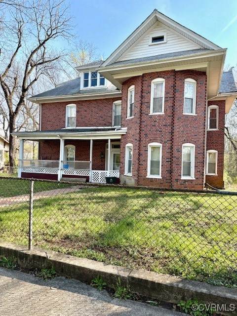 107 West End Boulevard - Photo 1