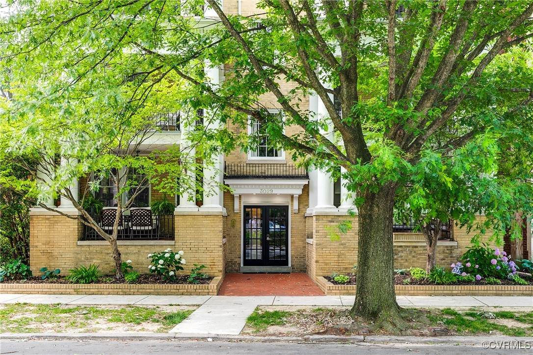 3029 Monument Avenue - Photo 1