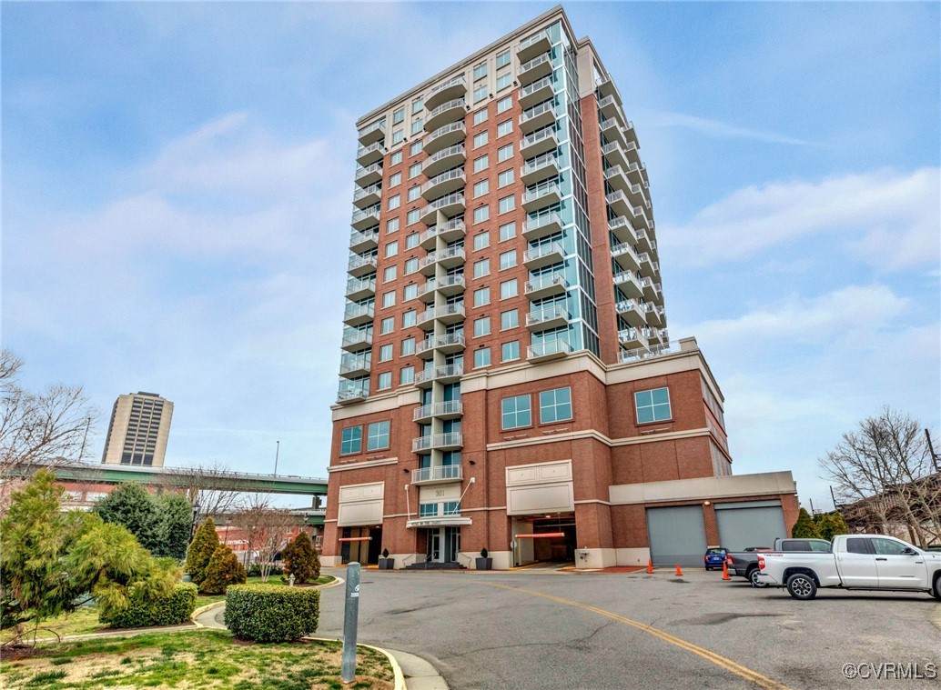 301 Virginia Street - Photo 1