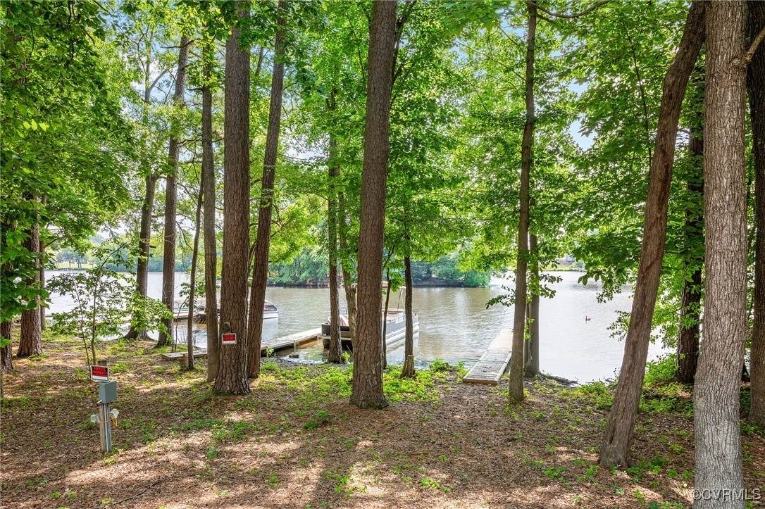 318 Water Pointe Lane - Photo 1