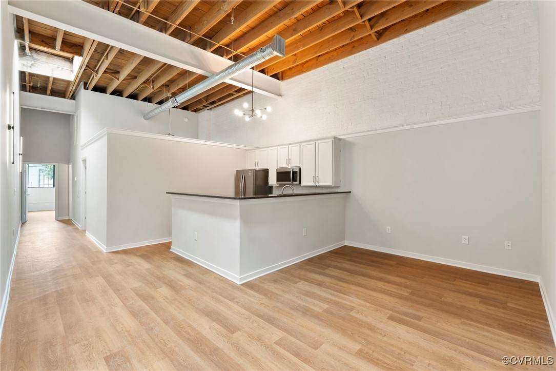 1716 Summit Avenue - Photo 1