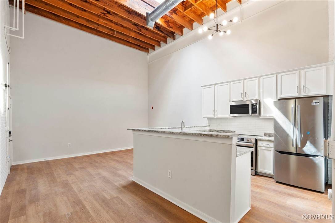 1716 Summit Avenue - Photo 1