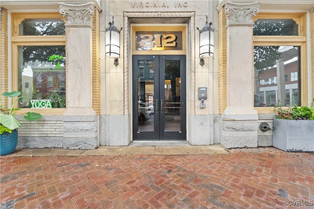 212 Clay Street - Photo 1