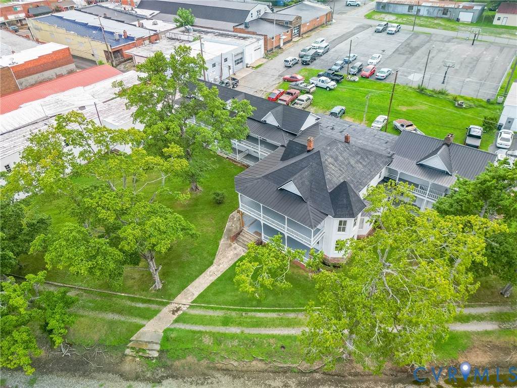 439 Railroad Avenue - Photo 1