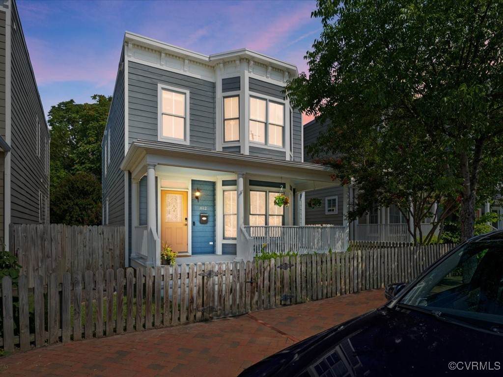 812 27th Street - Photo 1