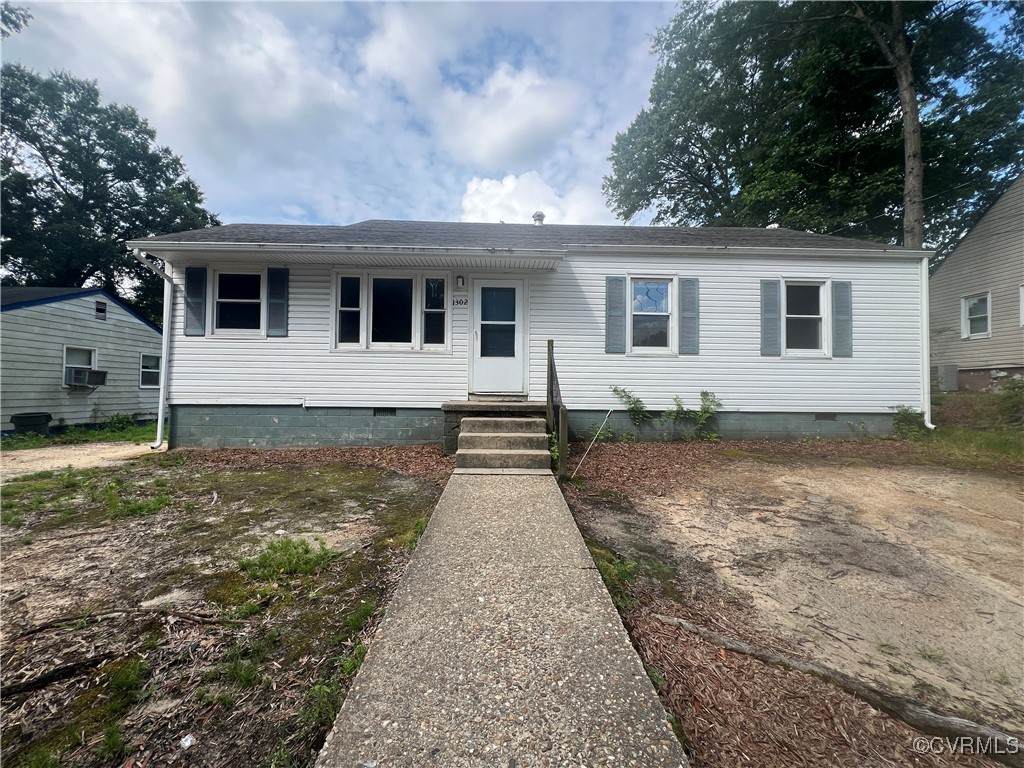 1302 Roanoke Avenue - Photo 1