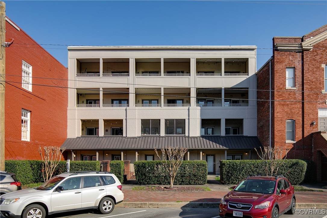 215 19th Street - Photo 1