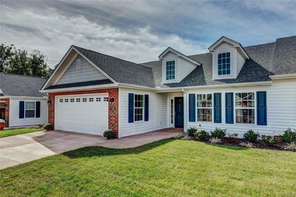 546 Sara Court - Photo 1