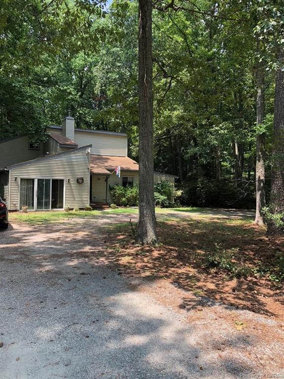 55 Pine Circle - Photo 1