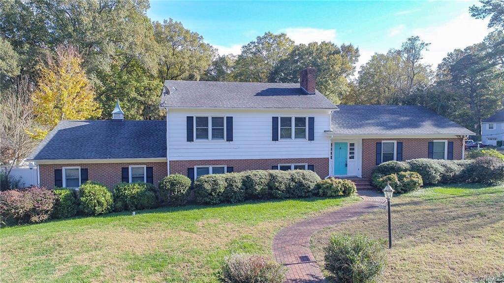 120 Sherwood Drive - Photo 1